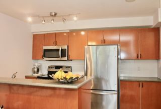 Photo 2: 1109 2733 CHANDLERY Place in Vancouver: South Marine Condo for sale in "River Dance" (Vancouver East)  : MLS®# R2545597