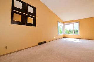 Photo 11: 212 Point West Drive in Winnipeg: Richmond West Residential for sale (1S)  : MLS®# 202213692