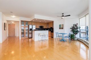 Photo 2: 2504 1078 6 Avenue SW in Calgary: Downtown West End Apartment for sale : MLS®# C4264239