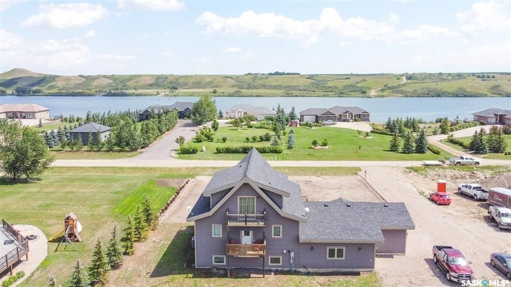 Main Photo: 16 Sunrise Drive North in Blackstrap Skyview: Residential for sale : MLS®# SK917817