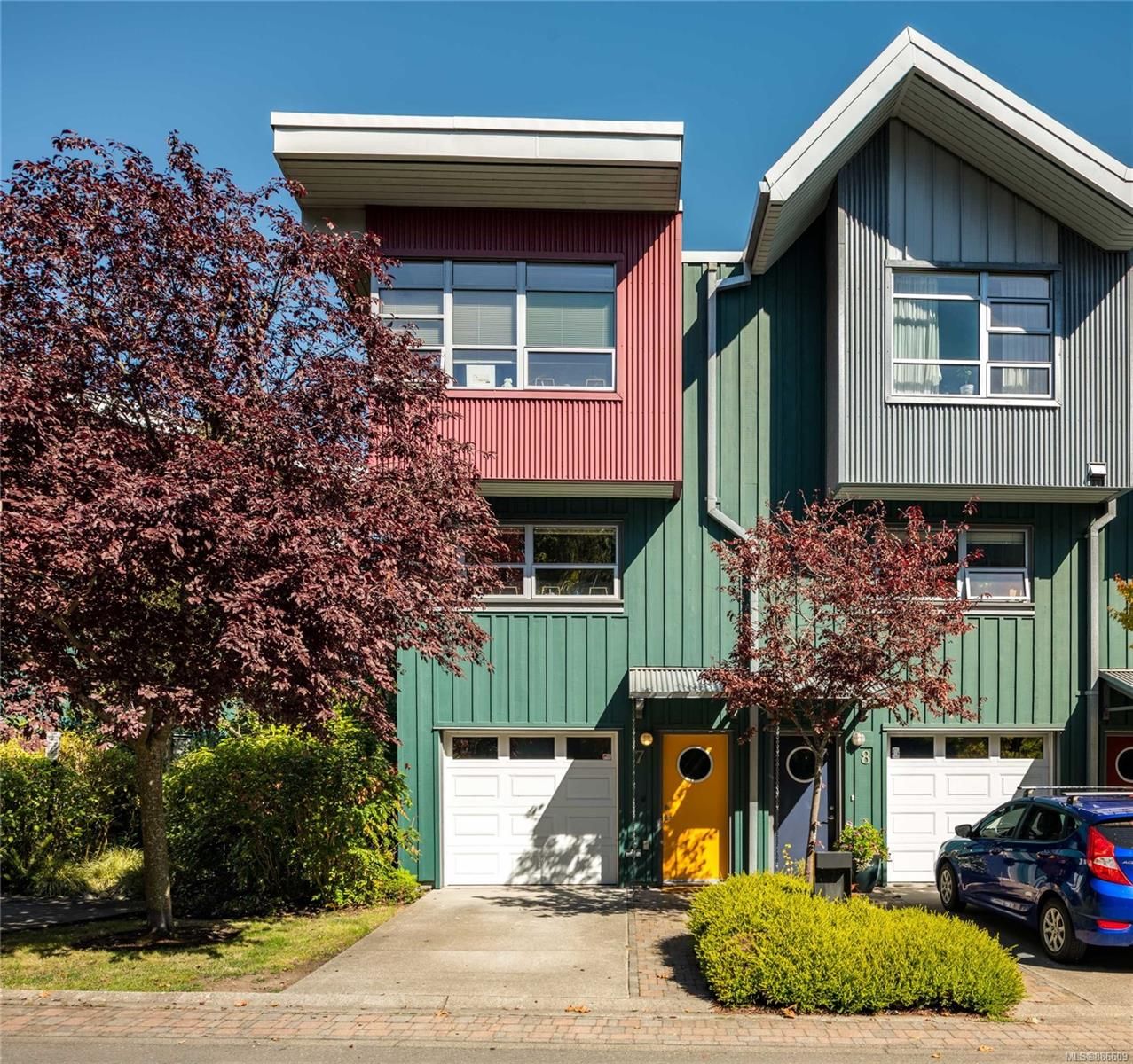 Main Photo: 7 864 Central Spur Rd in Victoria: VW Victoria West Row/Townhouse for sale (Victoria West)  : MLS®# 886609