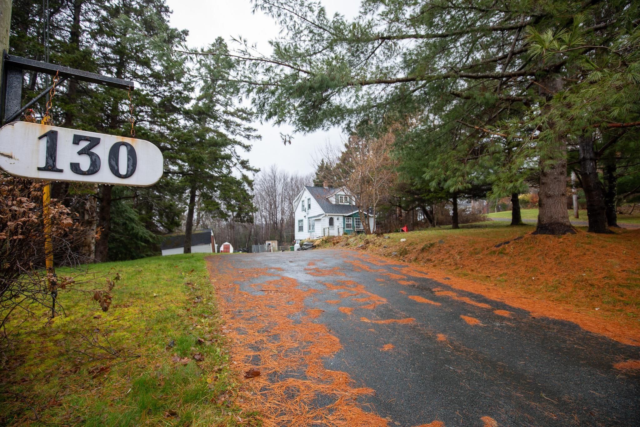Main Photo: 130 Beaver Bank Cross Road, Middle Sackville, Nova Scotia