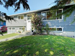 Photo 3: 3240 Eldon Pl in Saanich: SW Rudd Park House for sale (Saanich West)  : MLS®# 960690
