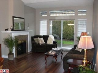 Photo 5: 131 9012 WALNUT GROVE Drive in Langley: Walnut Grove Townhouse for sale in "Queen Anne Green" : MLS®# F1103996