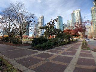 Photo 8: 6A 139 DRAKE Street in Vancouver: Yaletown Condo for sale in "CONCORDIA II" (Vancouver West)  : MLS®# R2418487
