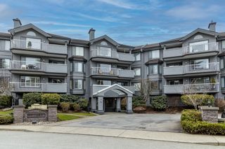 Photo 2: 111 5375 205 Street in Langley: Langley City Condo for sale in "Glenmont Park" : MLS®# R2749433