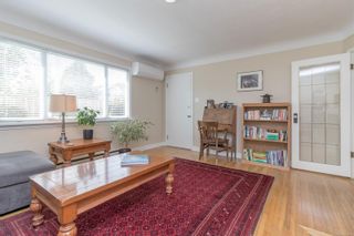 Photo 7: 2506 Roseberry Ave in Victoria: Vi Fernwood Half Duplex for sale : MLS®# 908409