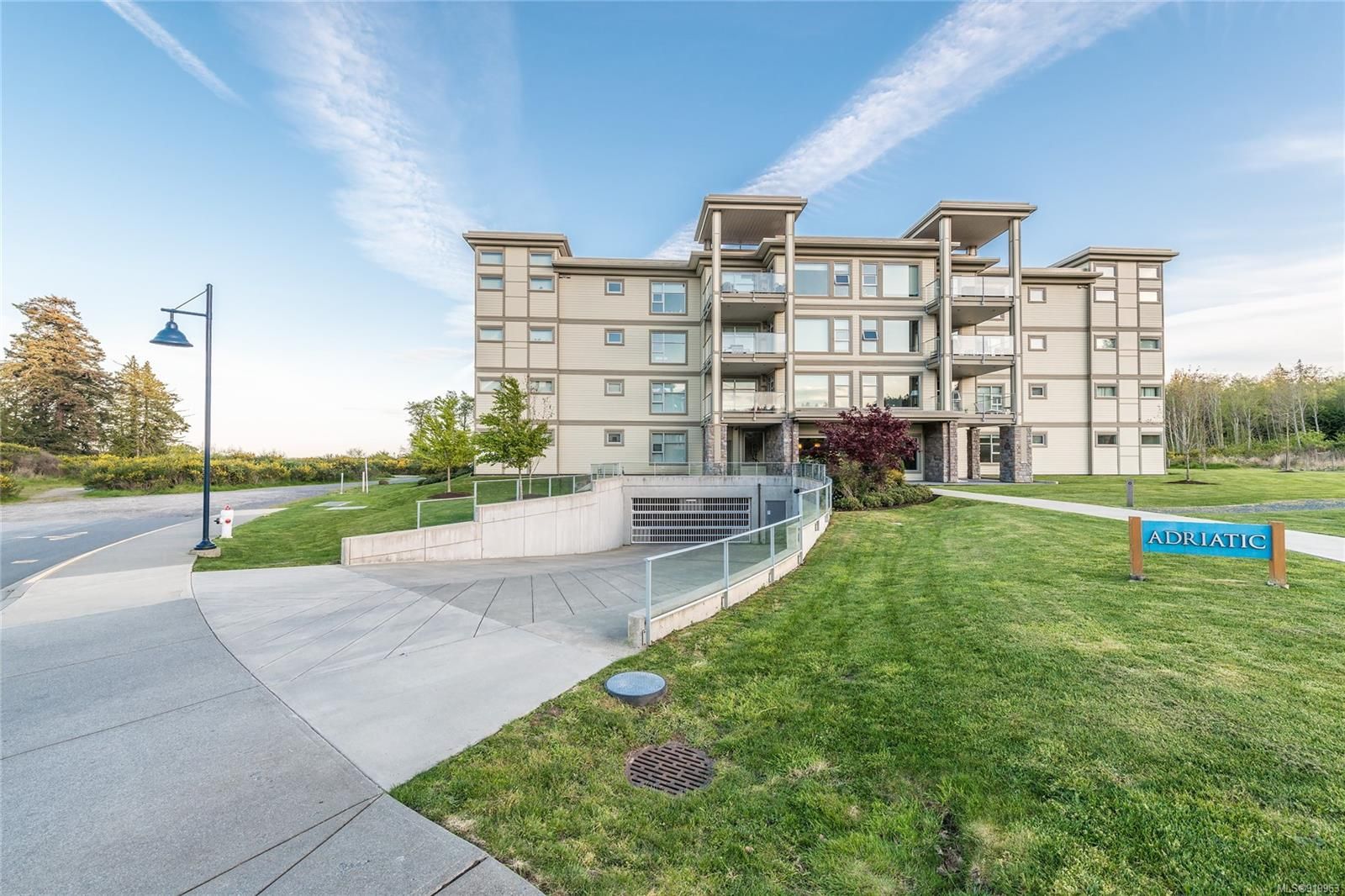 Main Photo: 102 3230 Selleck Way in Colwood: Co Lagoon Condo for sale : MLS®# 919963