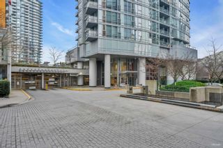 Photo 2: 803 131 REGIMENT Square in Vancouver: Downtown VW Condo for sale (Vancouver West)  : MLS®# R2744482