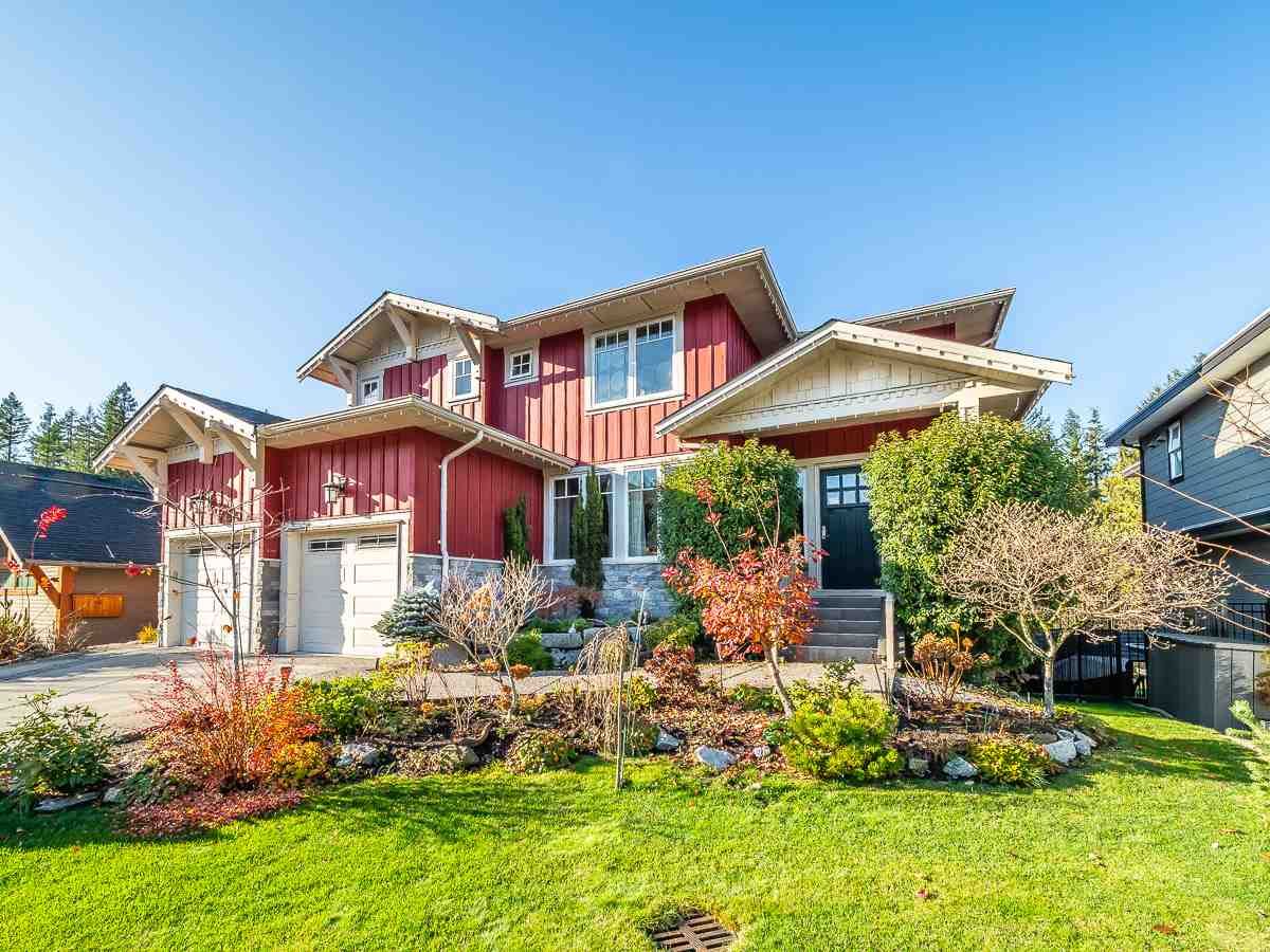 Main Photo: 1022 JAY Crescent in Squamish: Garibaldi Highlands House for sale in "Thunderbird Creek" : MLS®# R2461216