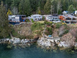 Photo 30: 727 GOWER POINT Road in Gibsons: Gibsons & Area House for sale in "Bay Area" (Sunshine Coast)  : MLS®# R2757475