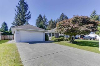 Photo 3: 15474 92A Avenue in Surrey: Fleetwood Tynehead House for sale : MLS®# R2490955