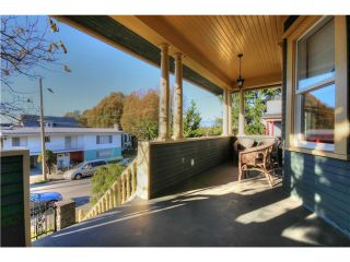 Photo 2: 918 SALSBURY Drive in Vancouver: Grandview VE House for sale in "COMMERCIAL DRIVE" (Vancouver East)  : MLS®# V1101259