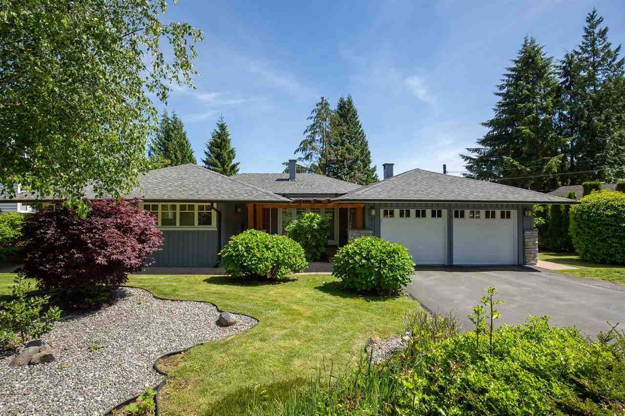Main Photo: 80 GLENMORE Drive in West Vancouver: Glenmore House for sale : MLS®# R2468139