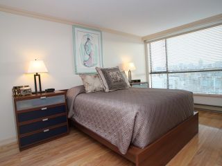 Photo 8: 607 1490 PENNYFARTHING Drive in Vancouver: False Creek Condo for sale in "HARBOUR COVE" (Vancouver West)  : MLS®# V860789