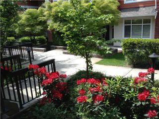 Photo 4: 92 6878 SOUTHPOINT Drive in Burnaby: South Slope Townhouse for sale in "CORTINA" (Burnaby South)  : MLS®# V952694