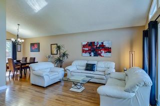 Photo 8: 16 Woodfield Way SW in Calgary: Woodbine Detached for sale : MLS®# A2143458