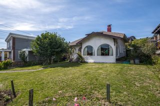 Photo 4: 525 BEACHVIEW Drive in North Vancouver: Dollarton House for sale : MLS®# R2620575