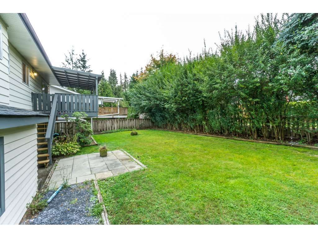Photo 18: Photos: 20250 48 Avenue in Langley: Langley City House for sale : MLS®# R2305434