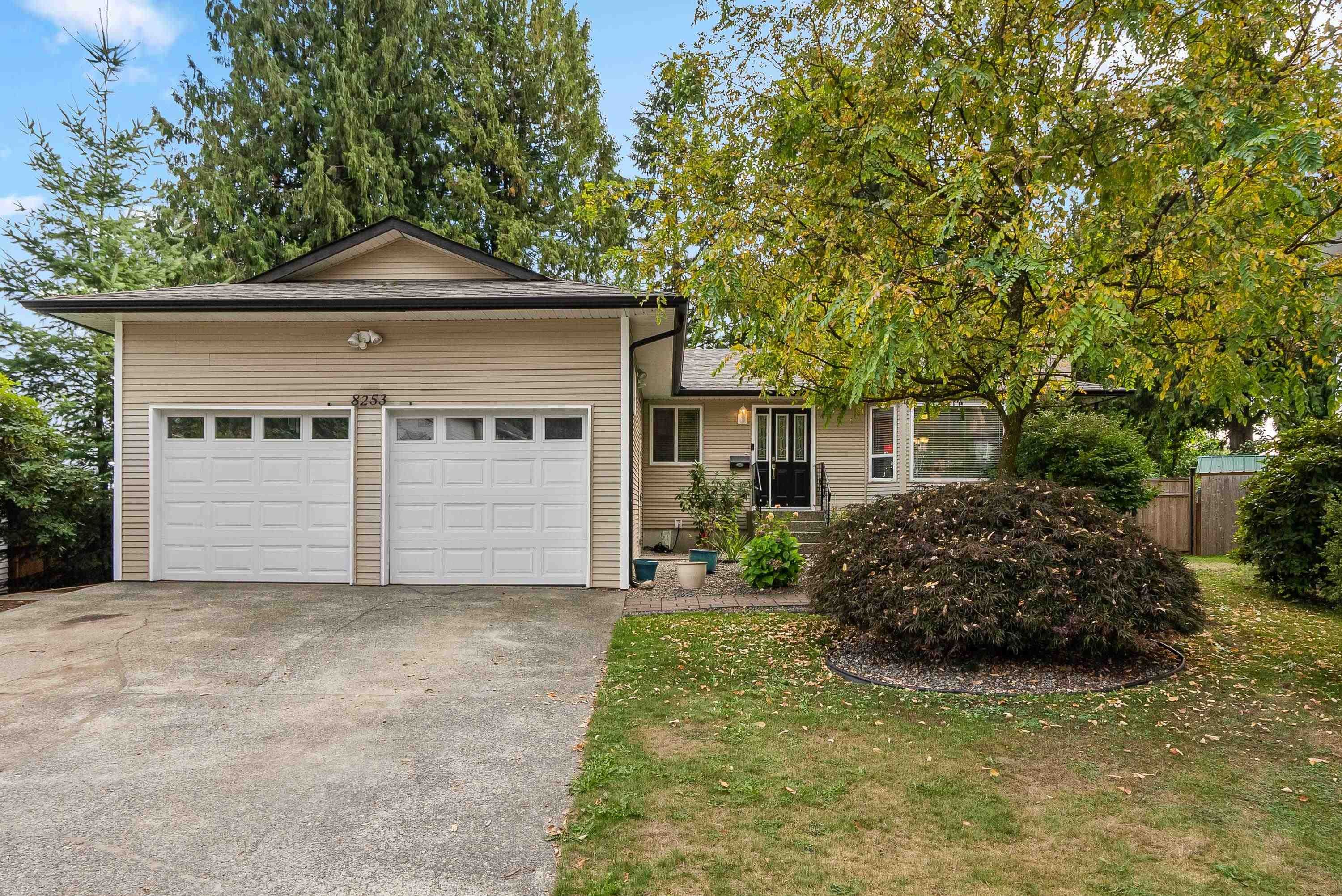 Main Photo: 8253 COPPER Place in Mission: Mission BC House for sale : MLS®# R2816458