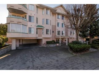 Photo 1: 301 46000 FIRST Avenue in Chilliwack: Chilliwack E Young-Yale Condo for sale in "First Park Ave" : MLS®# R2327043