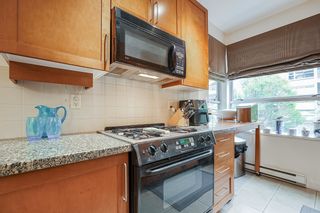 Photo 11: 212 2655 CRANBERRY Drive in Vancouver: Kitsilano Condo for sale in "New Yorker" (Vancouver West)  : MLS®# R2727410