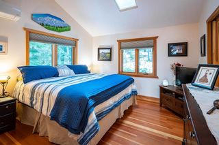Photo 23: 9295 SHUTTY BENCH ROAD in Kaslo: House for sale : MLS®# 2468270