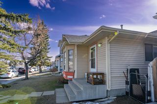 Photo 4: 108 Martinwood Way NE in Calgary: Martindale Detached for sale : MLS®# A2125396