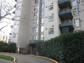 Photo 14: 405 410 CARNARVON Street in New Westminster: Downtown NW Condo for sale : MLS®# R2428673