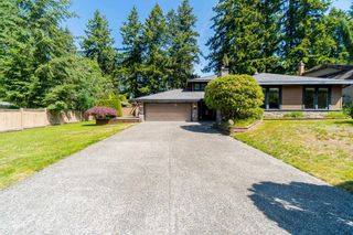 Photo 2: 12187 57A Avenue in Surrey: Panorama Ridge House for sale : MLS®# R2783753