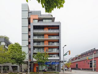 Photo 1: 804 123 W 1ST Avenue in Vancouver: False Creek Condo for sale in "Compass" (Vancouver West)  : MLS®# R2880541