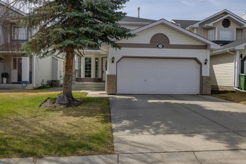 FEATURED LISTING: 208 Mt Selkirk Close Southeast Calgary