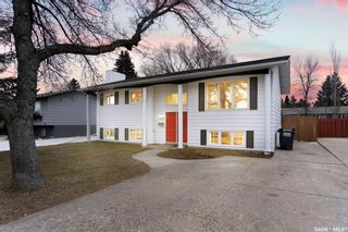 Main Photo: 3818 Parkdale Road in Saskatoon: Wildwood Residential for sale : MLS®# SK952403