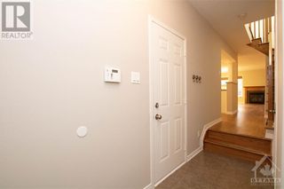 Photo 3: 285 MEILLEUR PRIVATE in Ottawa: House for sale : MLS®# 1386430