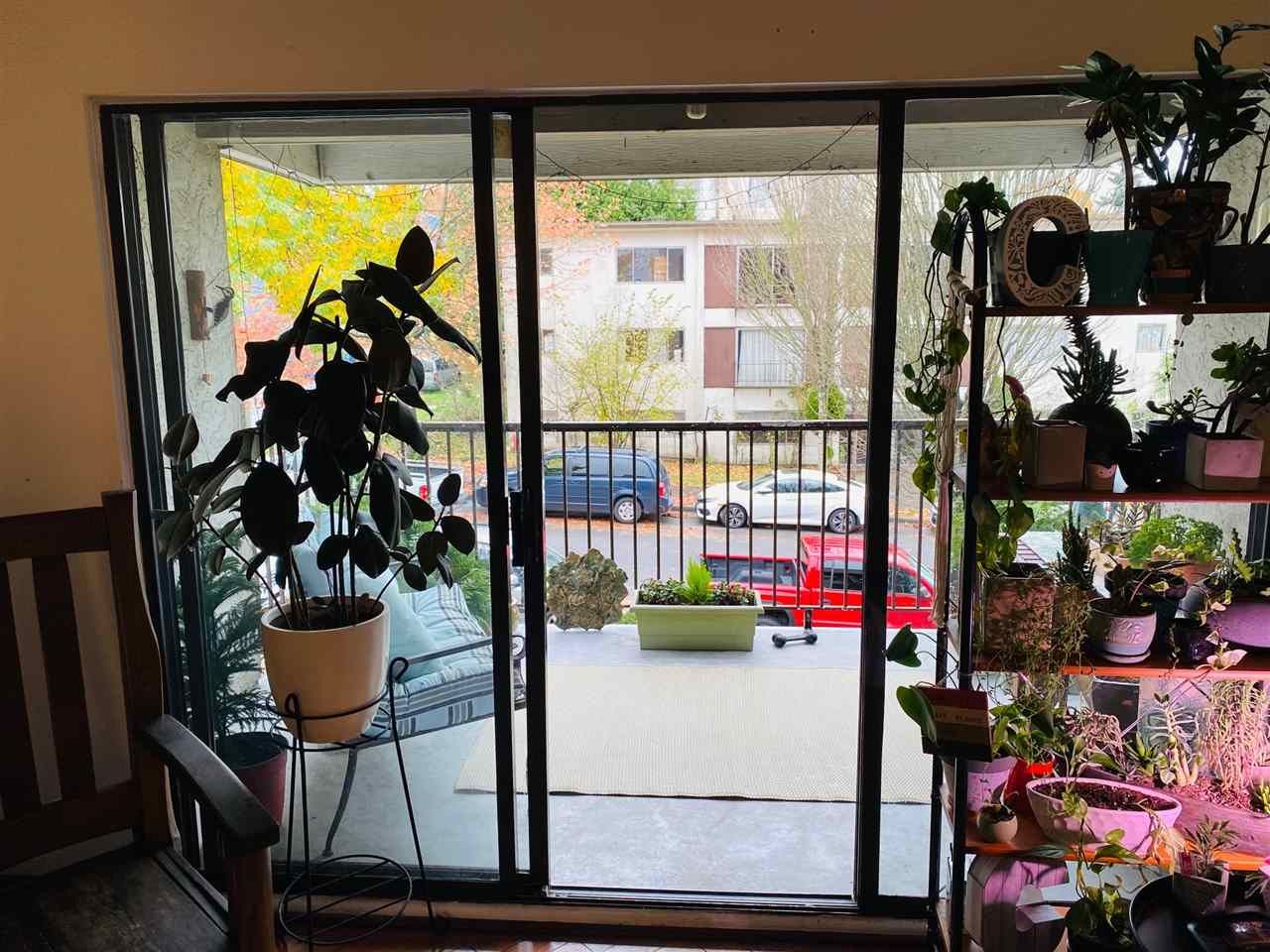 Main Photo: 313 808 E 8TH Avenue in Vancouver: Mount Pleasant VE Condo for sale in "Prince Albert Court" (Vancouver East)  : MLS®# R2518919