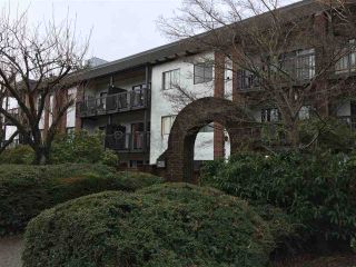 Photo 1: 208 211 W 3RD Street in North Vancouver: Lower Lonsdale Condo for sale in "VILLA AURORA" : MLS®# R2139940
