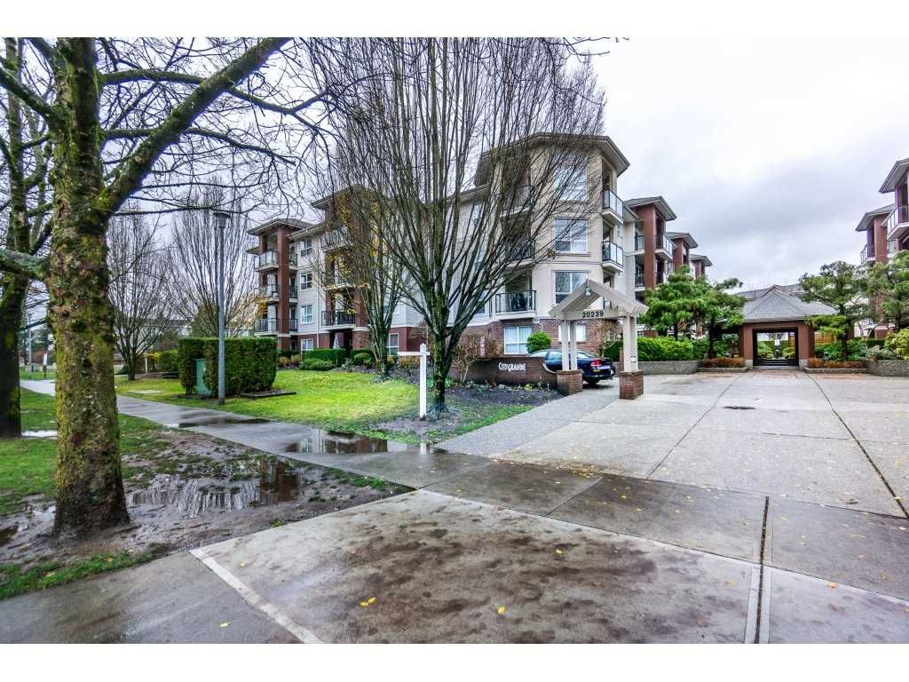 Main Photo: 110 20239 MICHAUD Crescent in Langley: Langley City Condo for sale : MLS®# R2225750