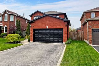 Photo 2: 36 Fencerow Drive N in Whitby: Rolling Acres House (2-Storey) for sale : MLS®# E8244524