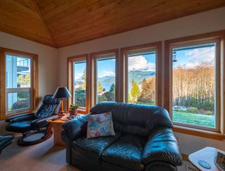 Photo 2: 6595 N GALE Avenue in Sechelt: Sechelt District House for sale in "THE SHORES" (Sunshine Coast)  : MLS®# R2325922