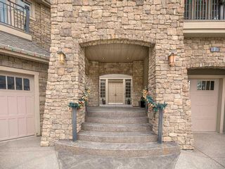 Photo 1: 5 Elveden Point SW in Calgary: Springbank Hill Detached for sale : MLS®# A2129271