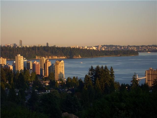 Main Photo: 2530 PALMERSTON AV in West Vancouver: Dundarave House for sale : MLS®# V994282