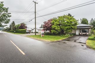 Photo 2: 858 COLUMBIA Street in Abbotsford: Poplar House for sale : MLS®# R2170775