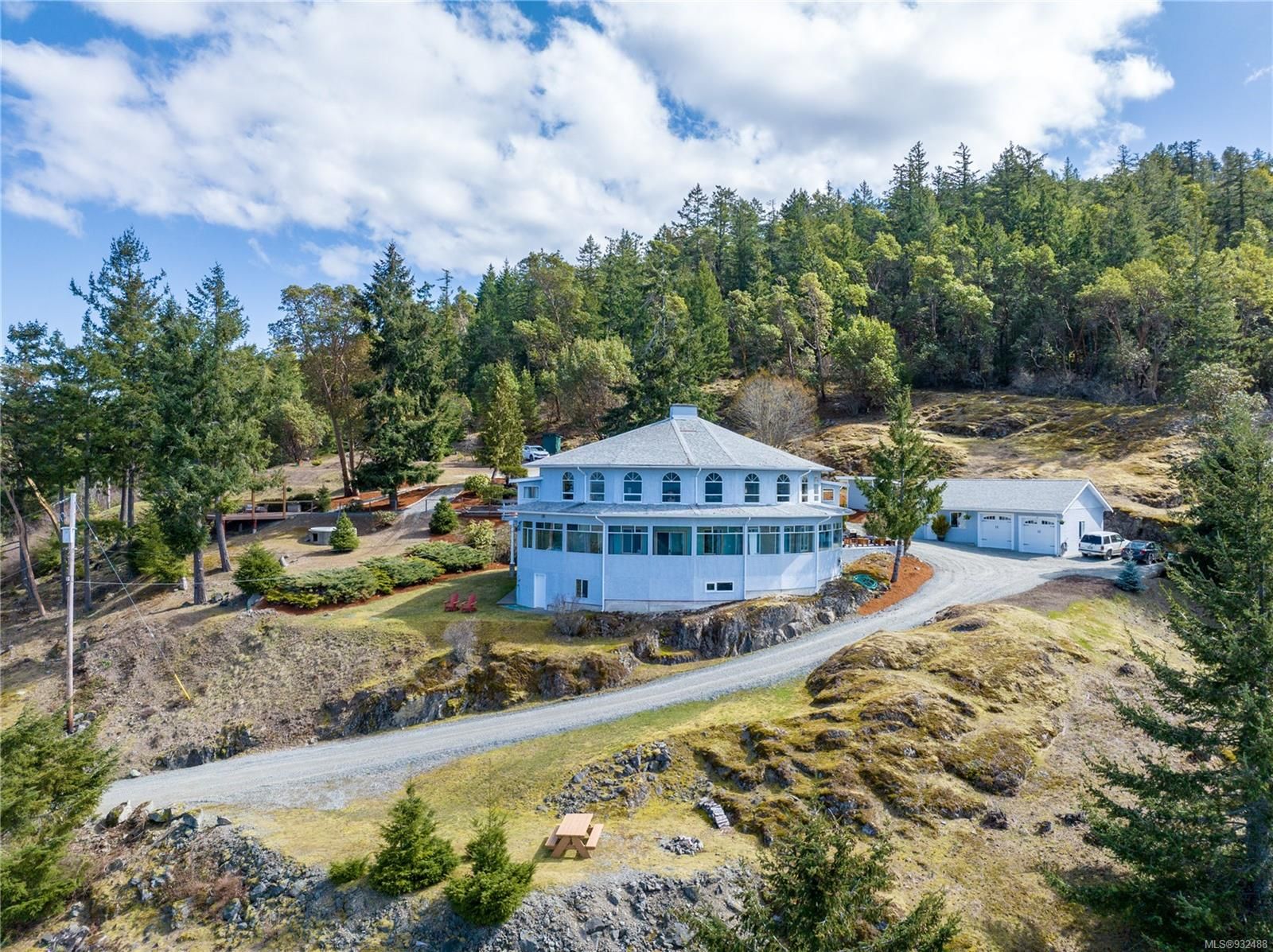Main Photo: 1828 Strathcona Heights Rd in Shawnigan Lake: ML Shawnigan House for sale (Malahat & Area)  : MLS®# 932488