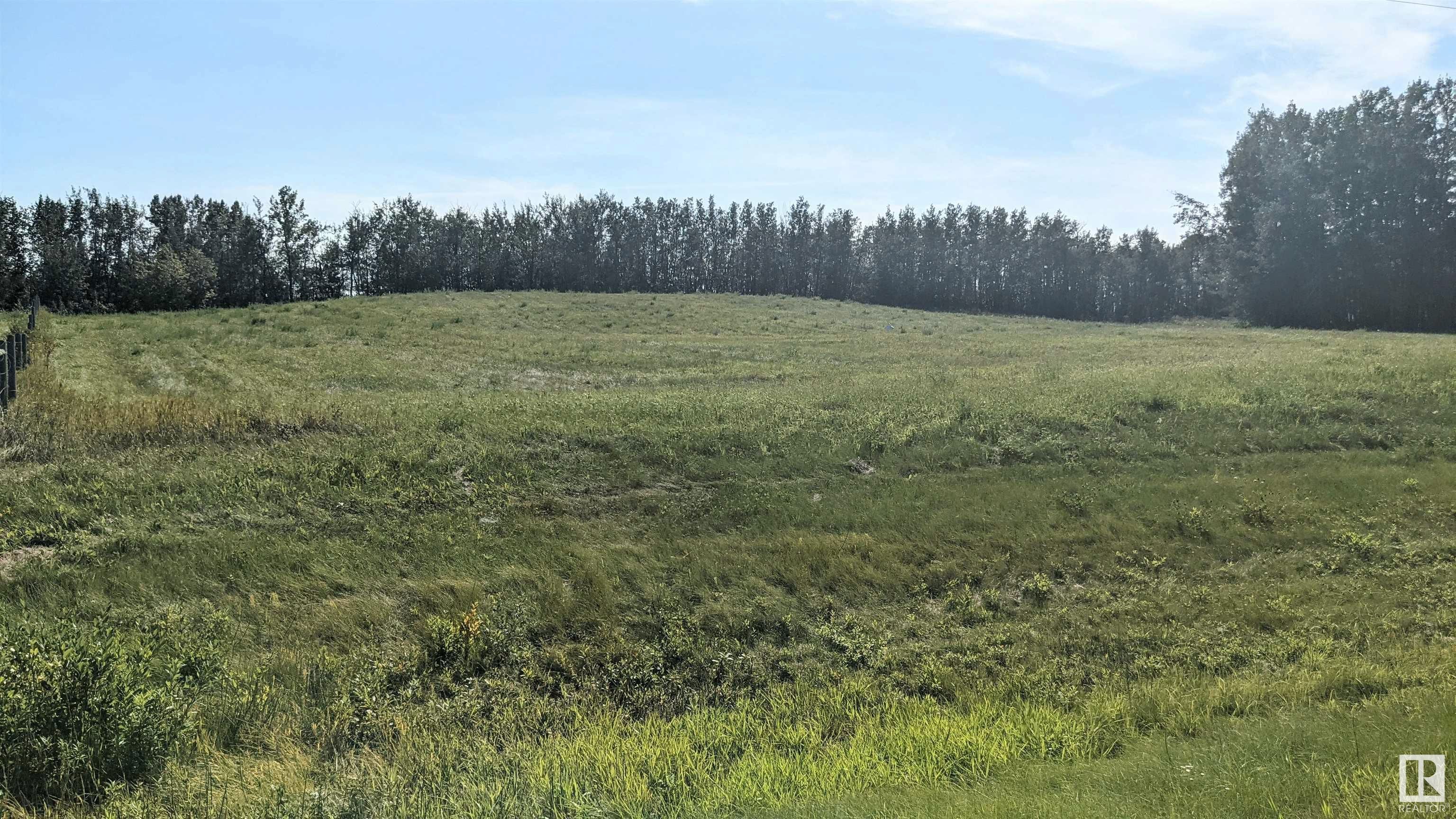 Main Photo: 325 Maple Drive: Rural Sturgeon County Rural Land/Vacant Lot for sale : MLS®# E4293485