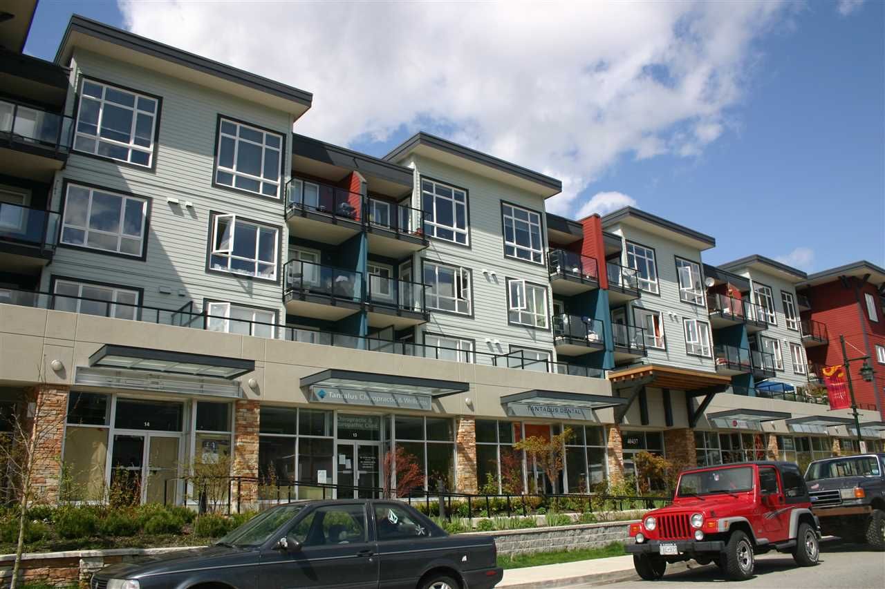 Main Photo: 201 40437 TANTALUS Road in Squamish: Garibaldi Estates Condo for sale in "Spectacle" : MLS®# R2186040