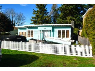 Photo 1: 2991 MCBRIDE Avenue in Surrey: Crescent Bch Ocean Pk. House for sale in "CRESCENT BEACH" (South Surrey White Rock)  : MLS®# F1433587