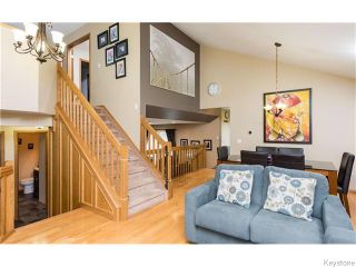 Photo 2: 39 Oakhurst Crescent in Winnipeg: Residential for sale : MLS®# 1614369