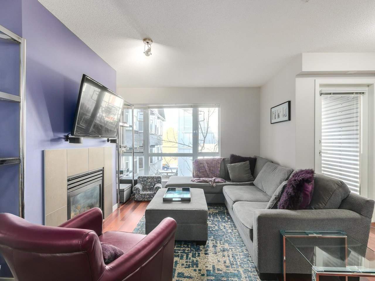 Photo 2: Photos: 119 672 W 6TH AVENUE in Vancouver: Fairview VW Townhouse for sale (Vancouver West)  : MLS®# R2401186