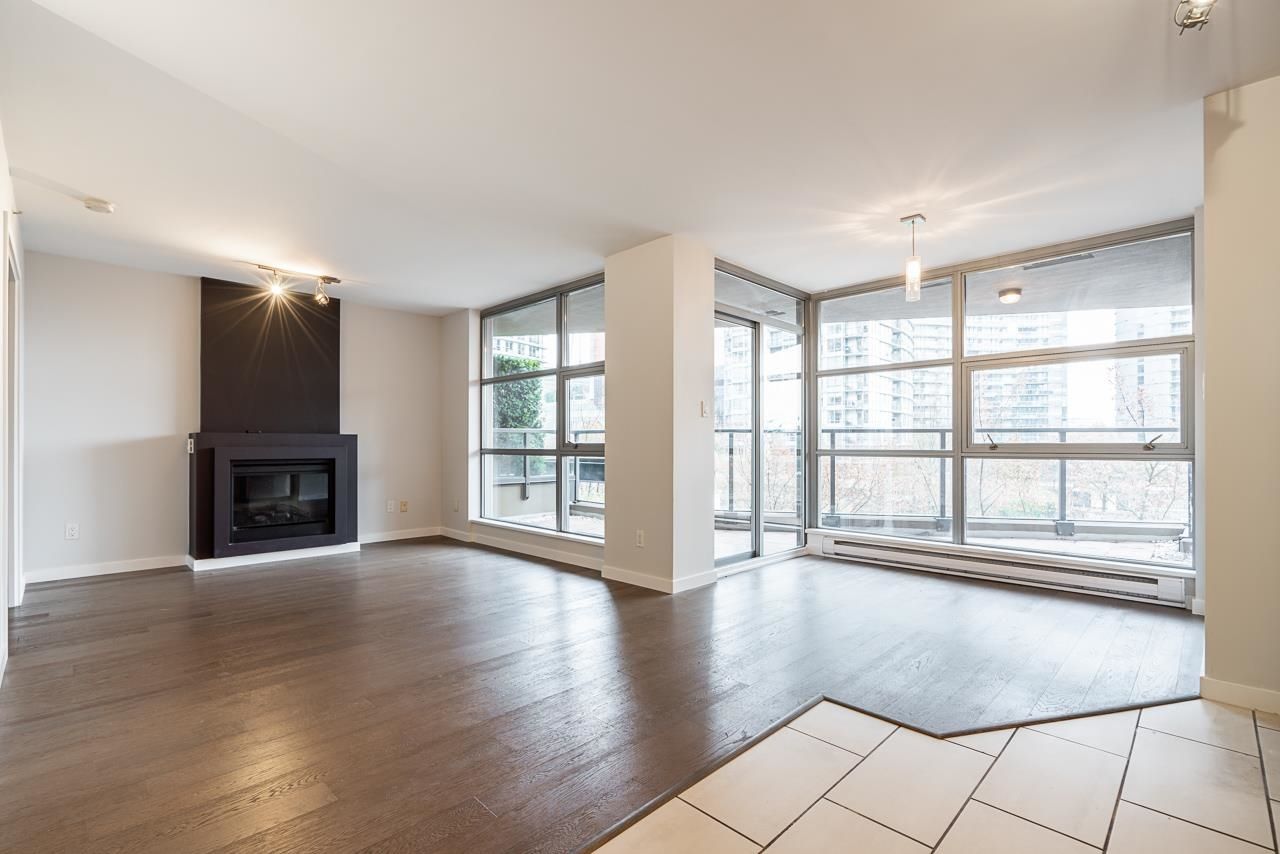Main Photo: 403 989 BEATTY Street in Vancouver: Yaletown Condo for sale in "Nova" (Vancouver West)  : MLS®# R2741981