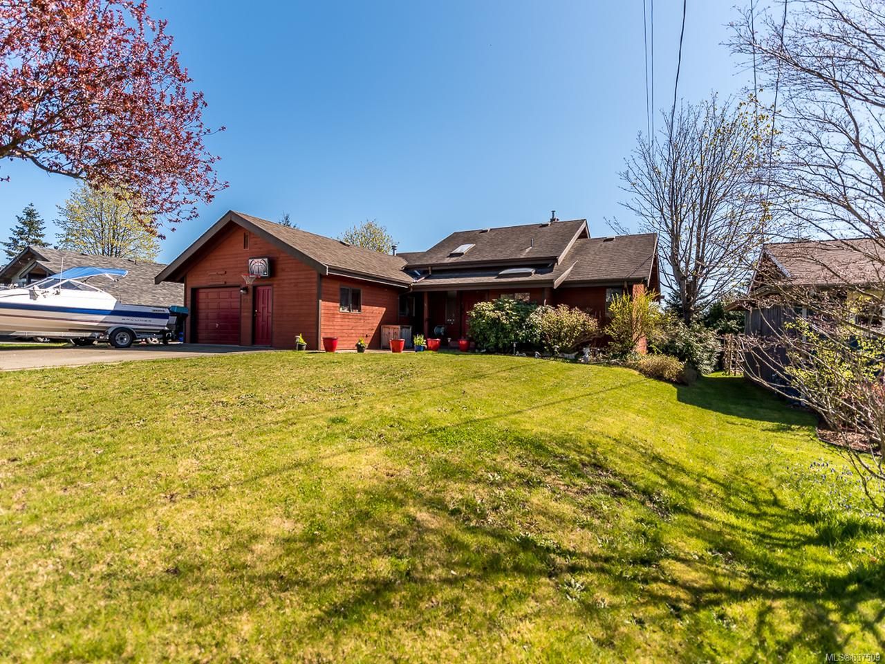 Main Photo: 739 Eland Dr in CAMPBELL RIVER: CR Campbell River Central House for sale (Campbell River)  : MLS®# 837509